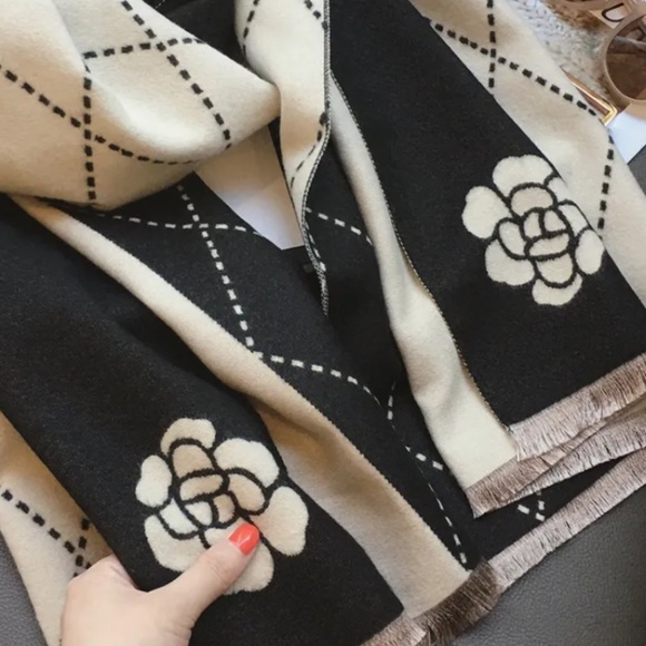 Cashmere scarf - Picture 2 of 4